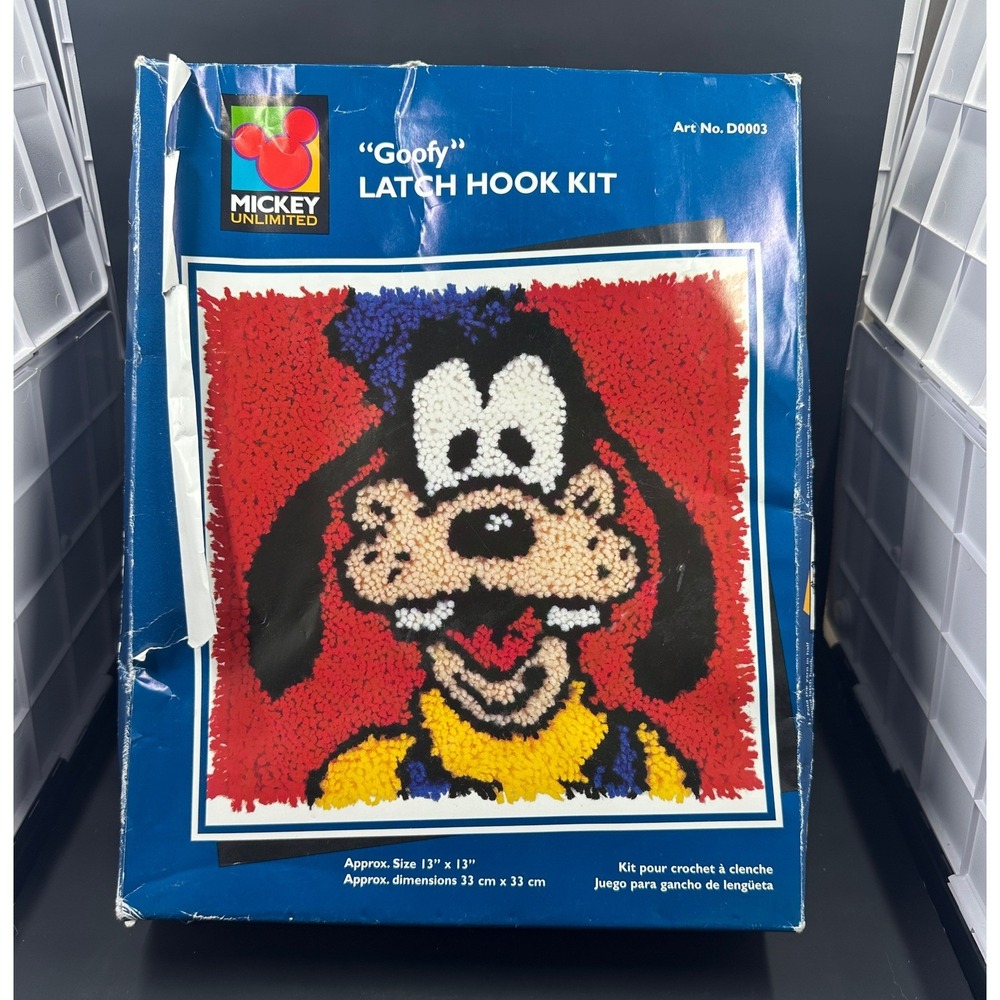 Mickey Unlimited Vintage Goofy Latch Hook Kit 13x13 Blue Vintage Disney Caron